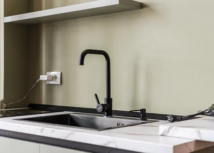 Amel's By Pikhost * Τίρανα